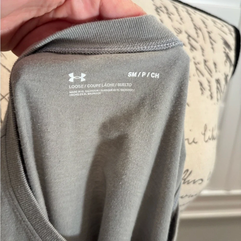 Under Armour Charcoal Athletic Tank - Picture 4 of 4